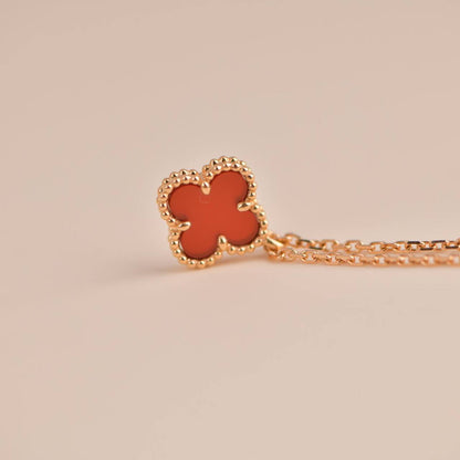 [Elowen Jewels]CLOVER MINI 9.5MM WHITE CARNELIANS NECKLACE