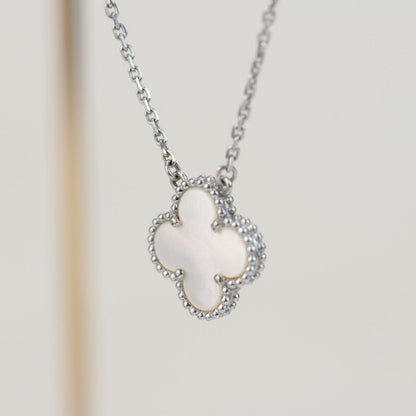 [Elowen Jewels]CLOVER  15MM WHITE MOTHER-OF-PEARL SILVER