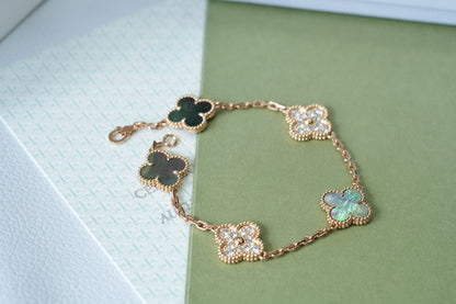 [Elowen Jewels] CLOVER 5 MOTIF GRAY MOP BRACELET COLLECTION