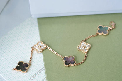 [Elowen Jewels] CLOVER 5 MOTIF GRAY MOP BRACELET COLLECTION