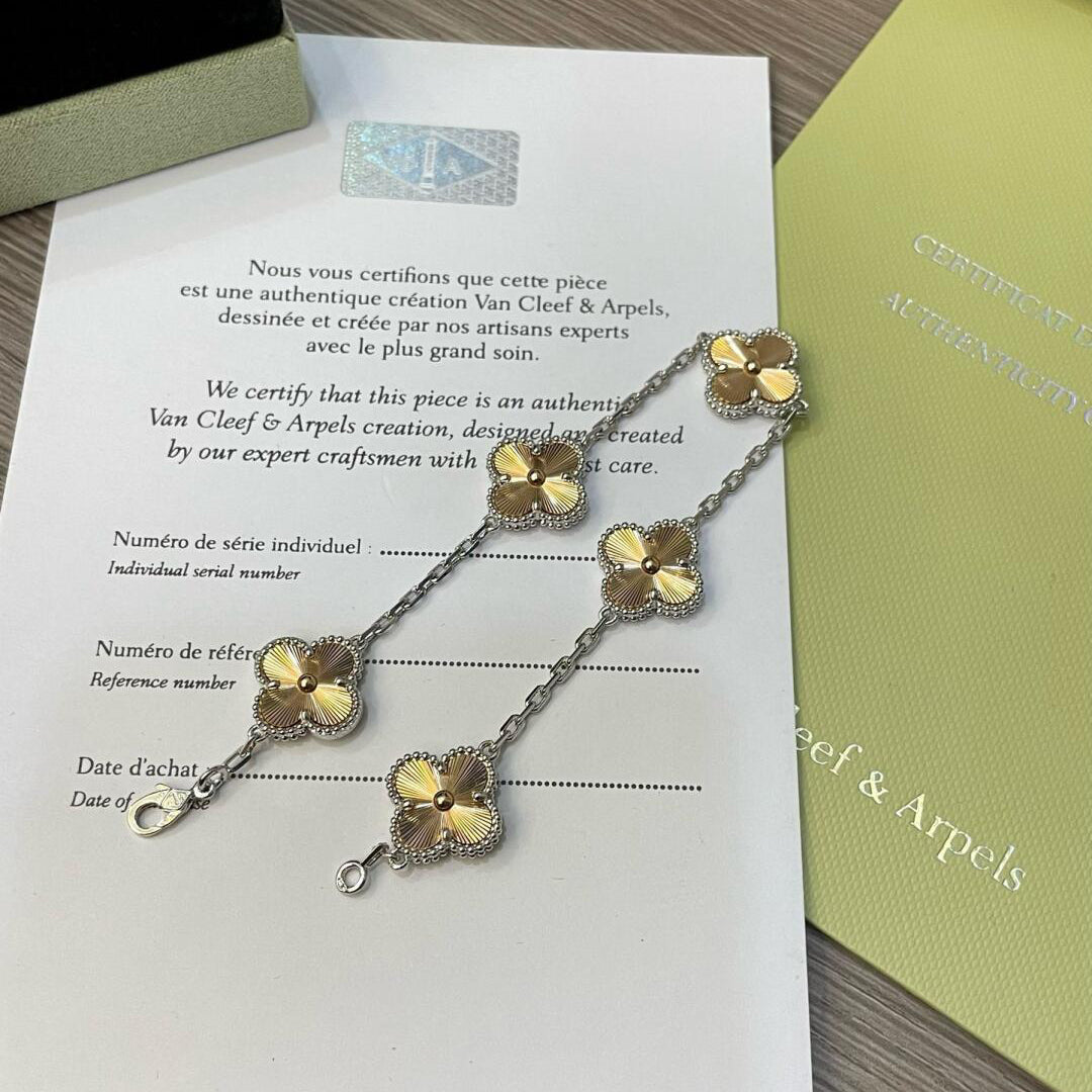 [Elowen Jewels]CLOVER  5 MOTIFS  CHRISTMAS LIMITED EDITION BRACELET