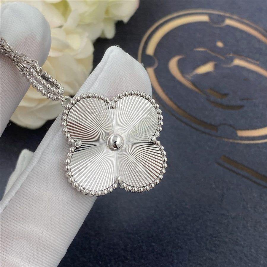 [Elowen Jewels]CLOVER 25MM SILVER BIG CLOVER NECKLACE