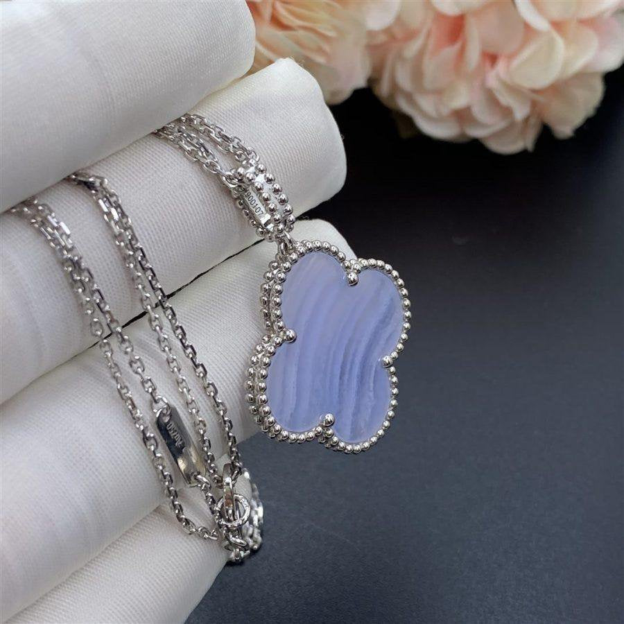 [Elowen Jewels]CLOVER SILVER CHALCEDONY BIG CLOVER NECKLACE