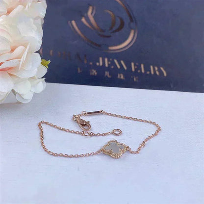 [Elowen Jewels]CLOVER WHITE MOP SINGLE FLOWER BRACELET