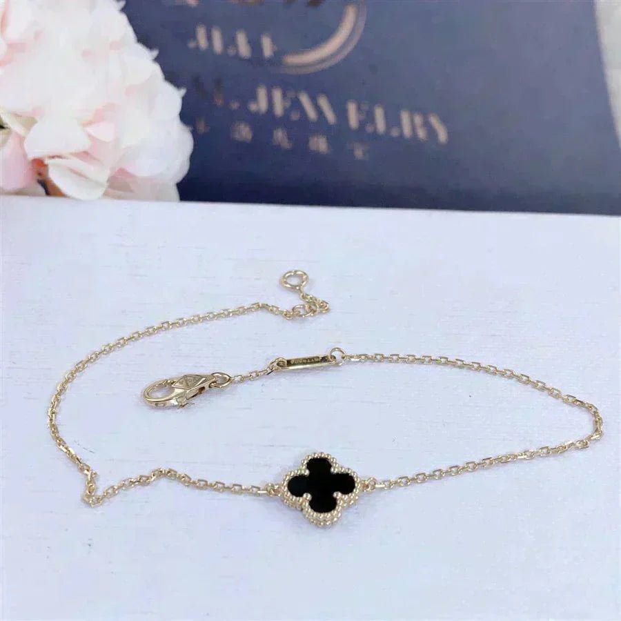 [Elowen Jewels]CLOVER ONYX SINGLE FLOWER BRACELET