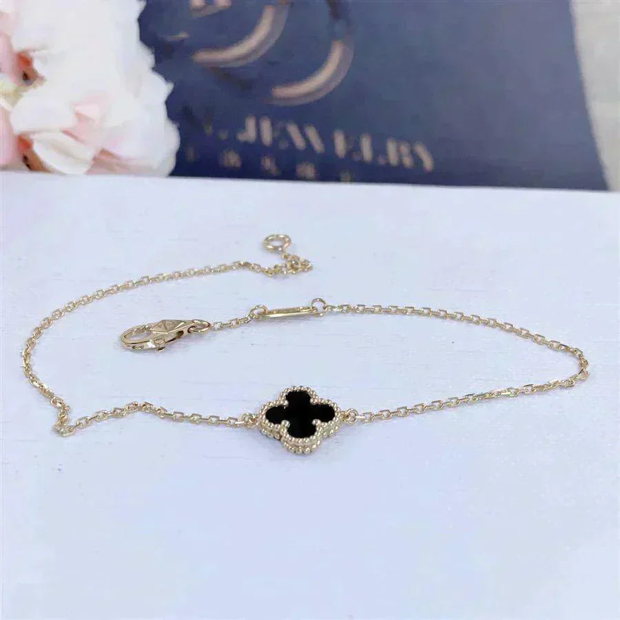 [Elowen Jewels]CLOVER ONYX SINGLE FLOWER BRACELET