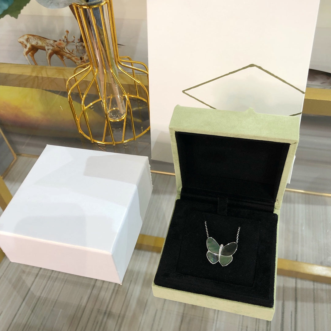 [Elowen Jewels]LARGE BUTTERFLY SILVER PENDANT DIAMOND NECKLACE