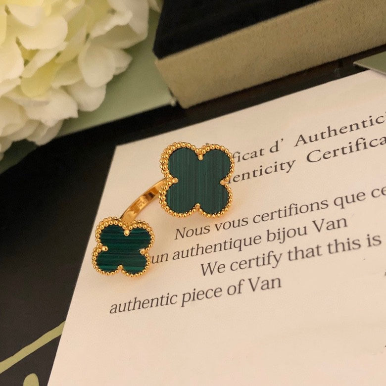 [Elowen Jewels]CLOVER BETWEEN THE FINGER RING