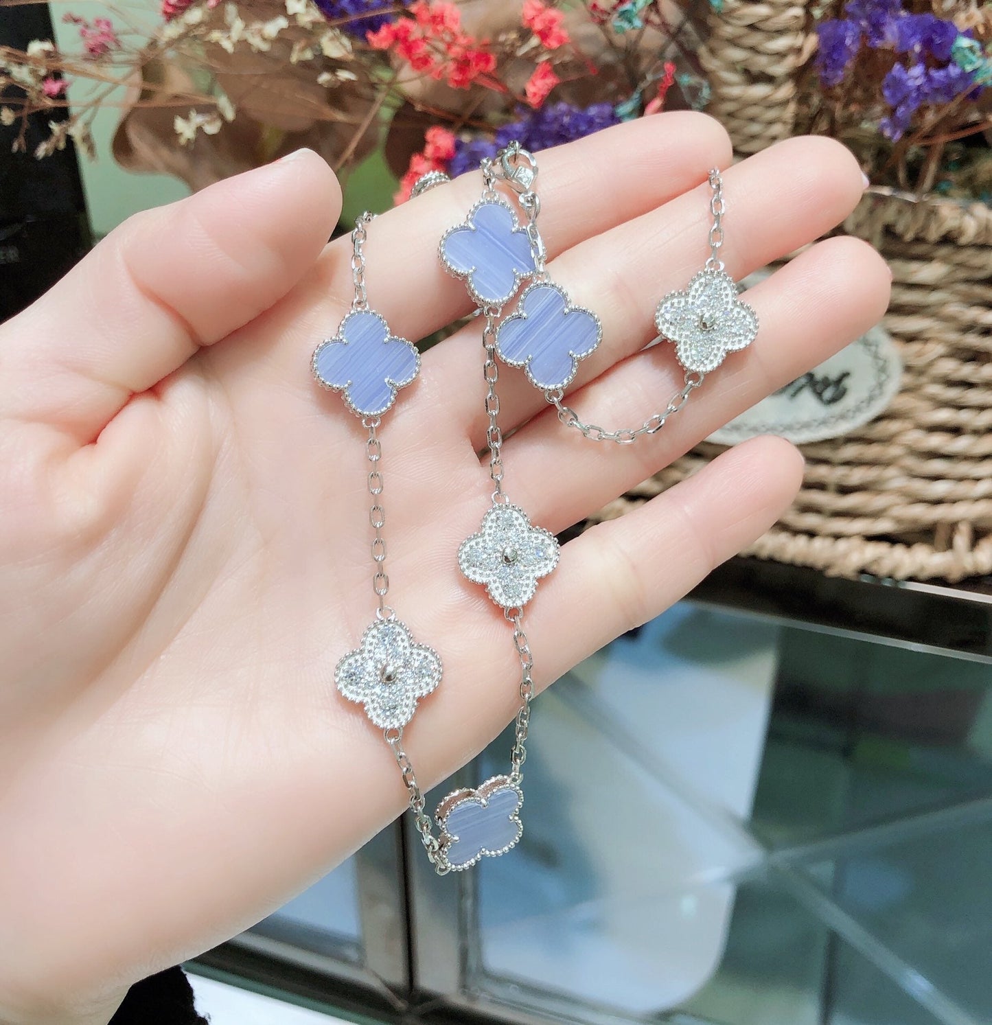 [Elowen Jewels]CLOVER 10 MOTIFS CHALCEDONY DIAMONDS SILVER NECKLACE
