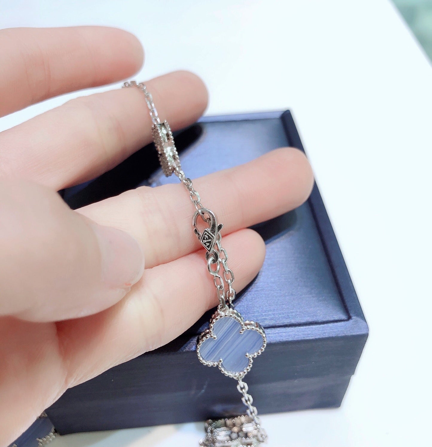 [Elowen Jewels]CLOVER 10 MOTIFS CHALCEDONY DIAMONDS SILVER NECKLACE