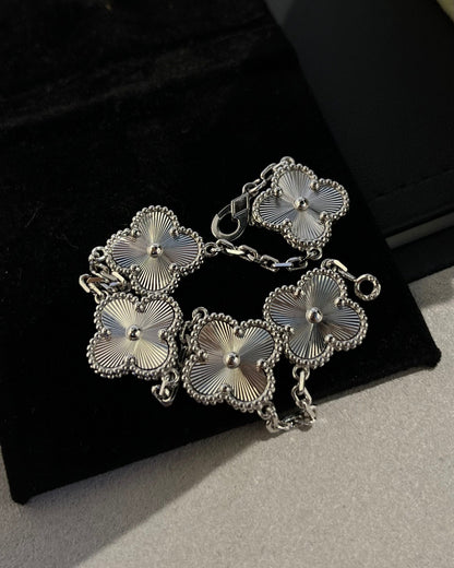 [Elowen Jewels] CLOVER 5 MOTIF LASER BRACELET COLLECTION