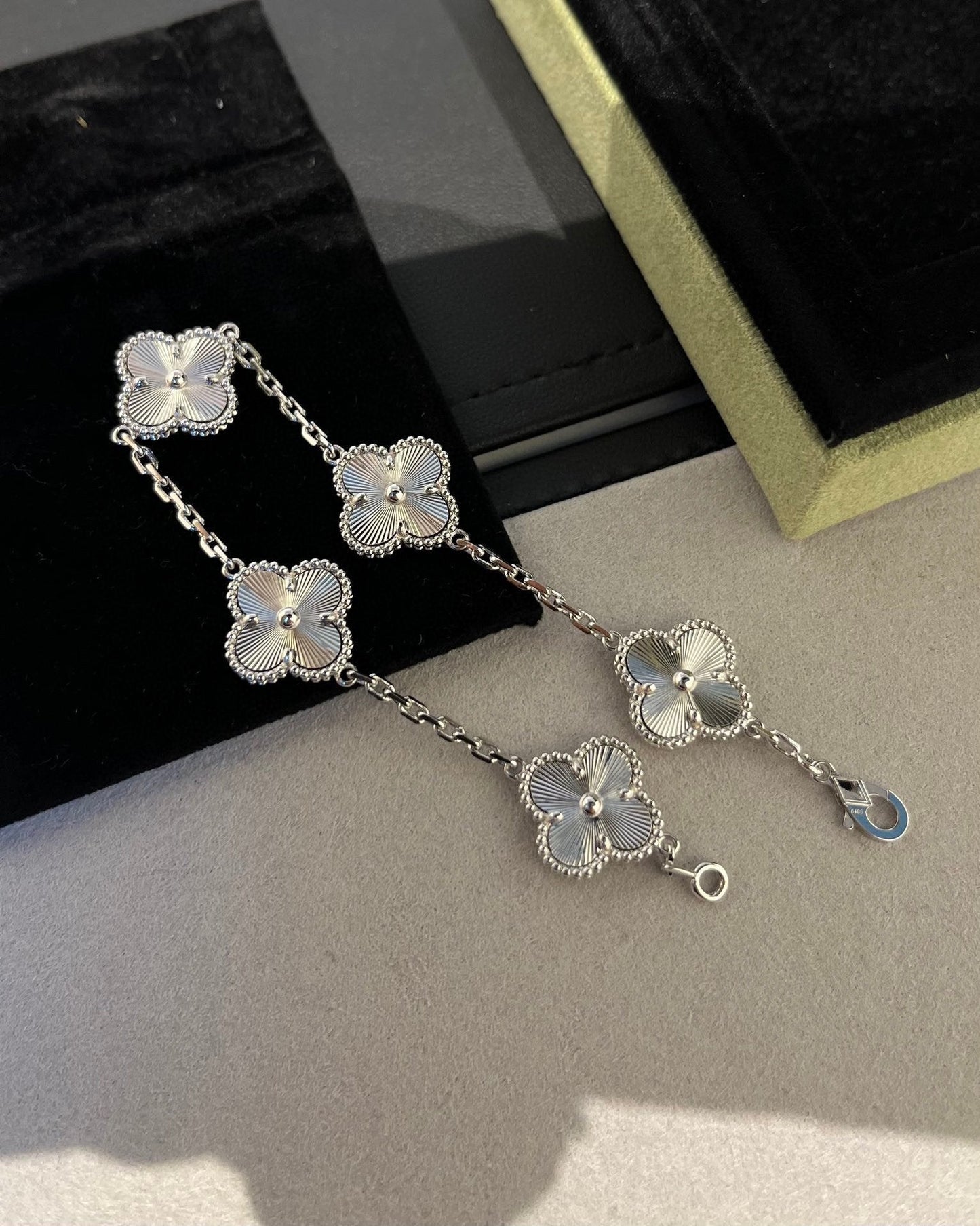 [Elowen Jewels] CLOVER 5 MOTIF LASER BRACELET COLLECTION